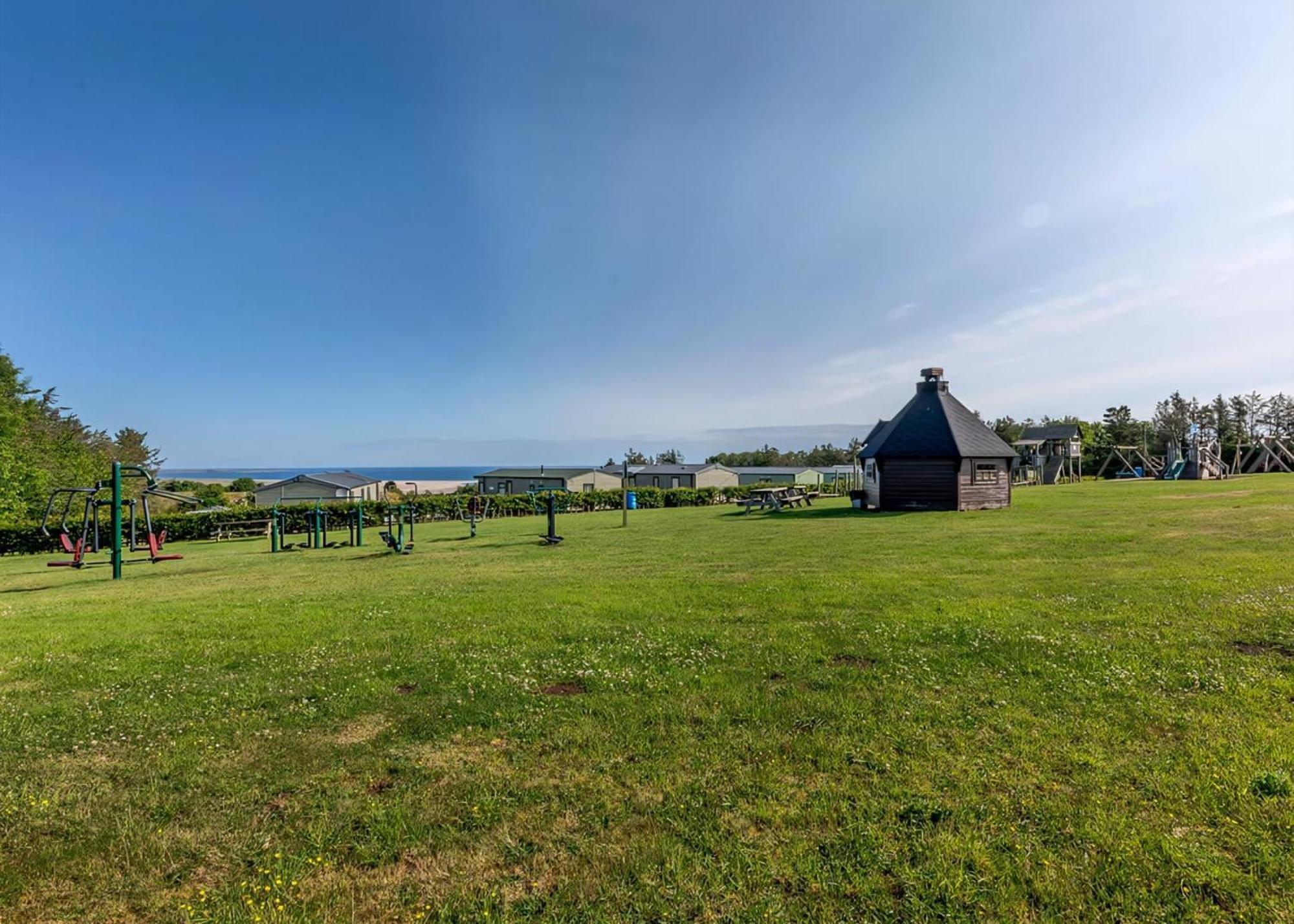 Waren Caravan Park Bamburgh Exterior foto